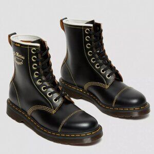 Dr. Martens 8-Eye Capper Vintage Smooth Leather Boots